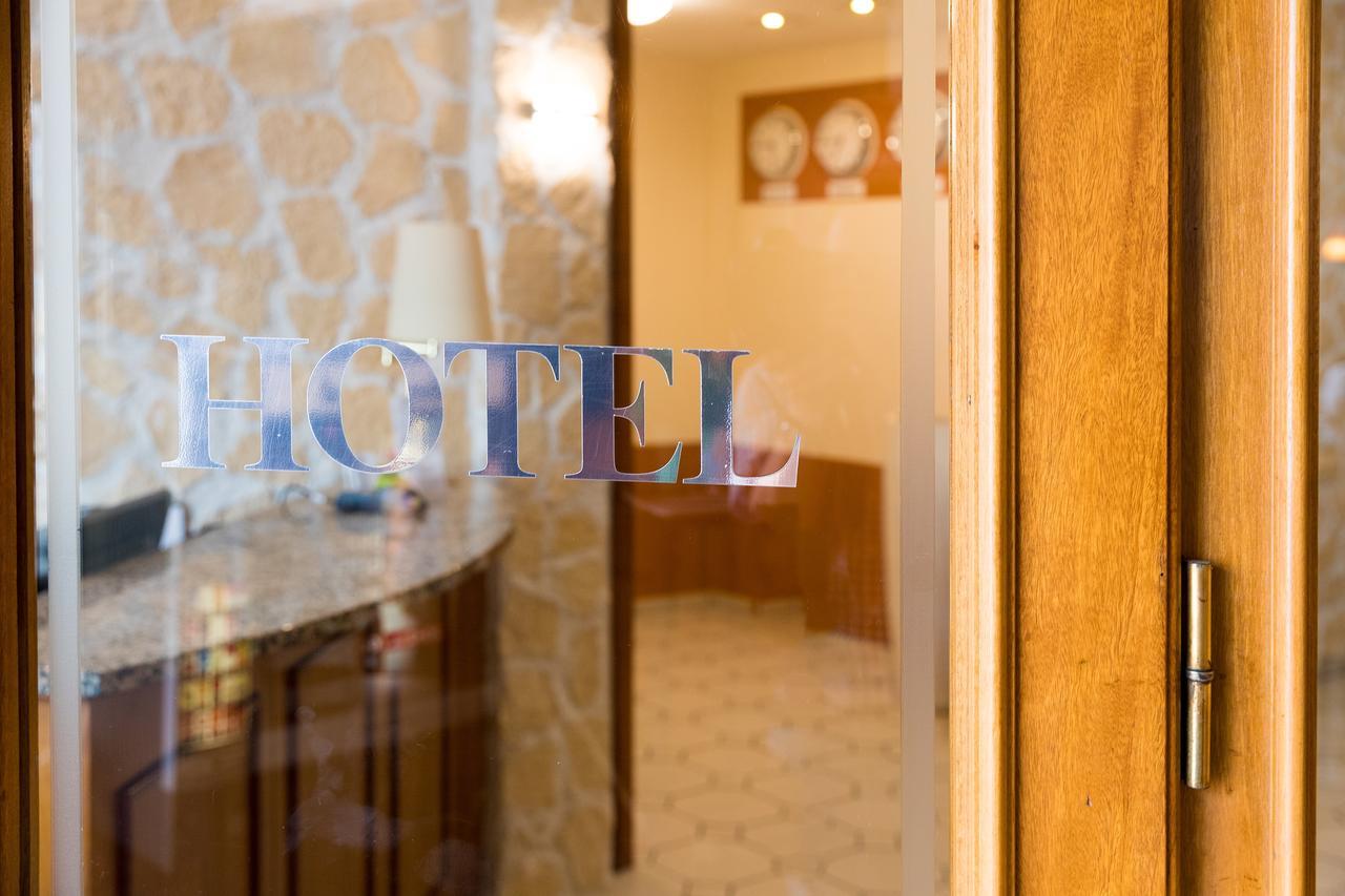 Cityhotel 울첸 외부 사진