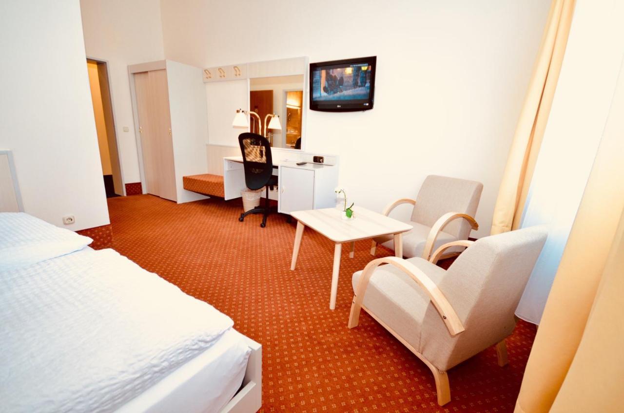 Cityhotel 울첸 외부 사진