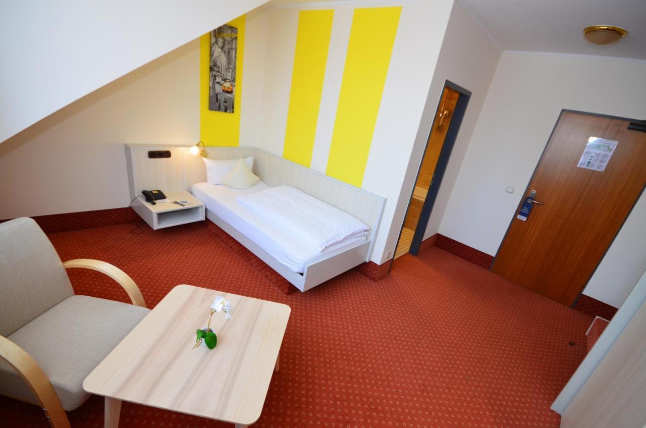 Cityhotel 울첸 외부 사진