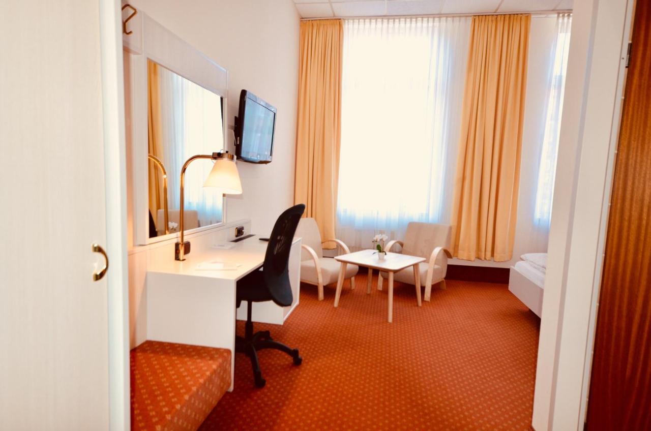 Cityhotel 울첸 외부 사진